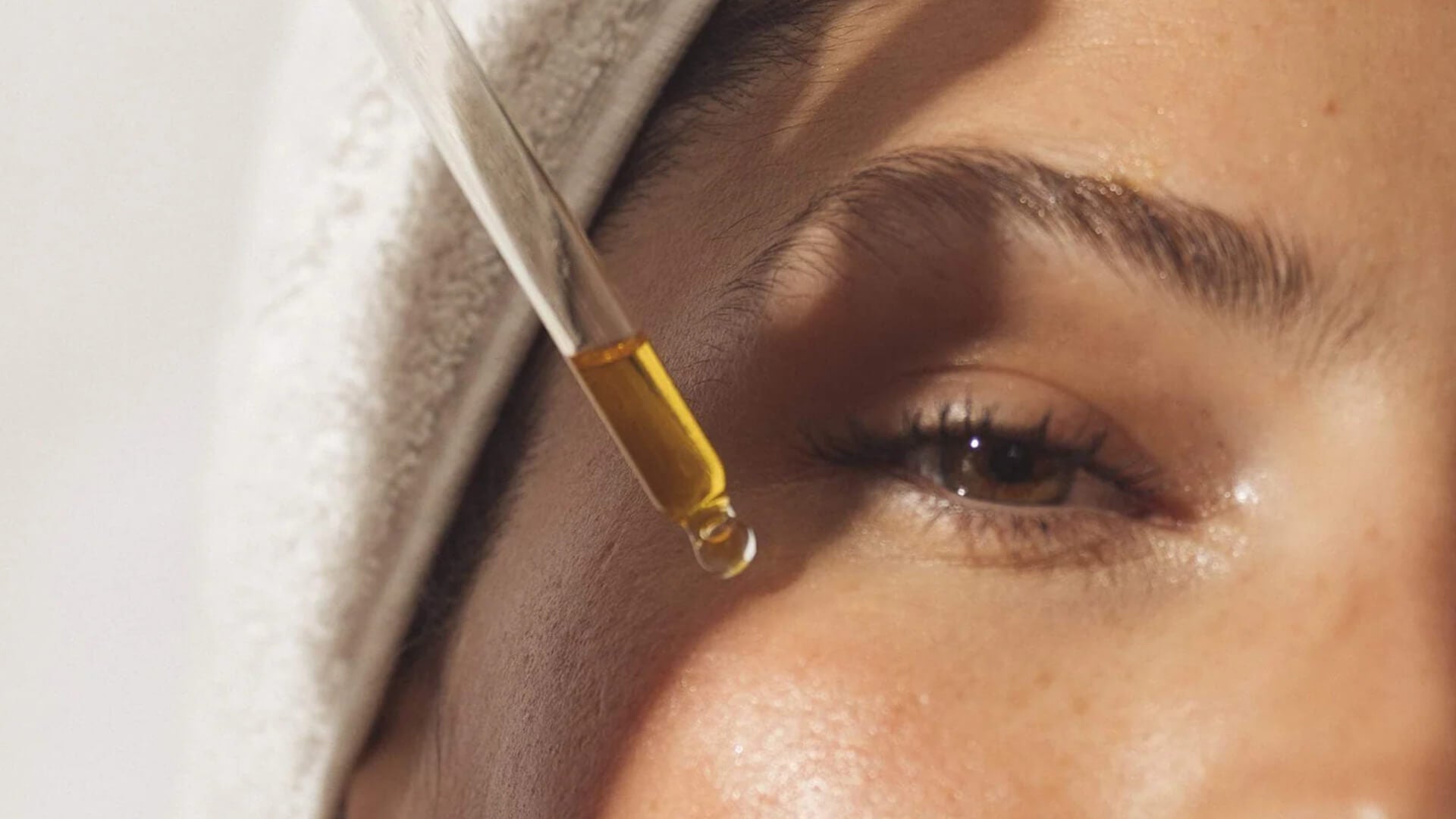 Chez Sowé nous proposons trois formules spécifiquement étudiées pour les peaux grasses